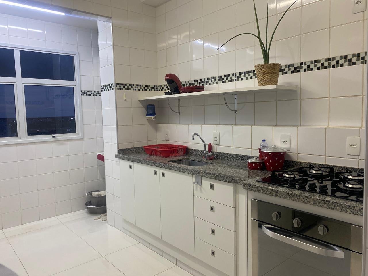 Cozinha integrada de um decorado melugga